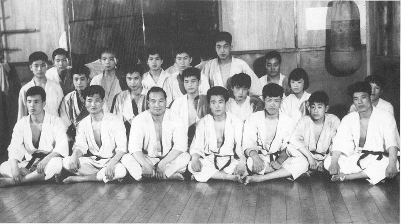 Disciples du premier dojo de Sosaï Oyama